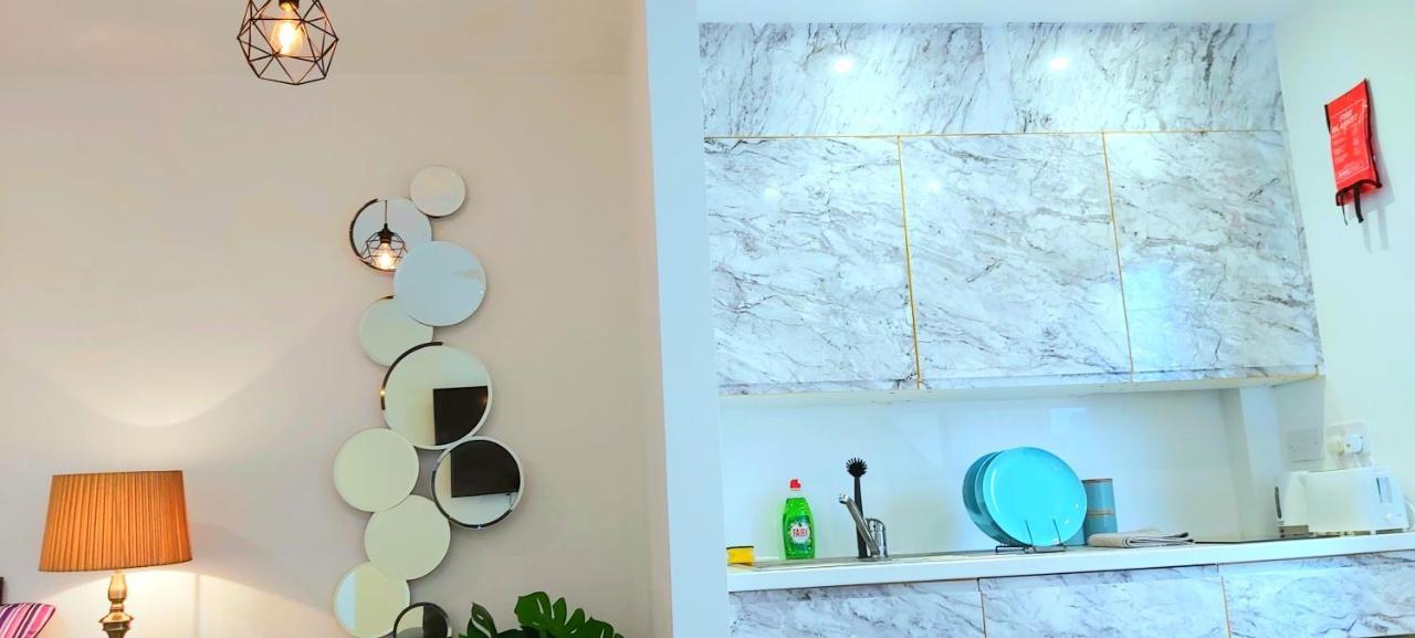 Lovely Studio Apartment Sheffield City Centre - Netflix, Wifi, Digital Tv エクステリア 写真